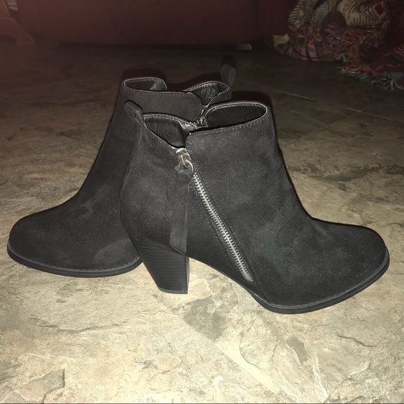 Just Fab Booties - Picture 2 of 7